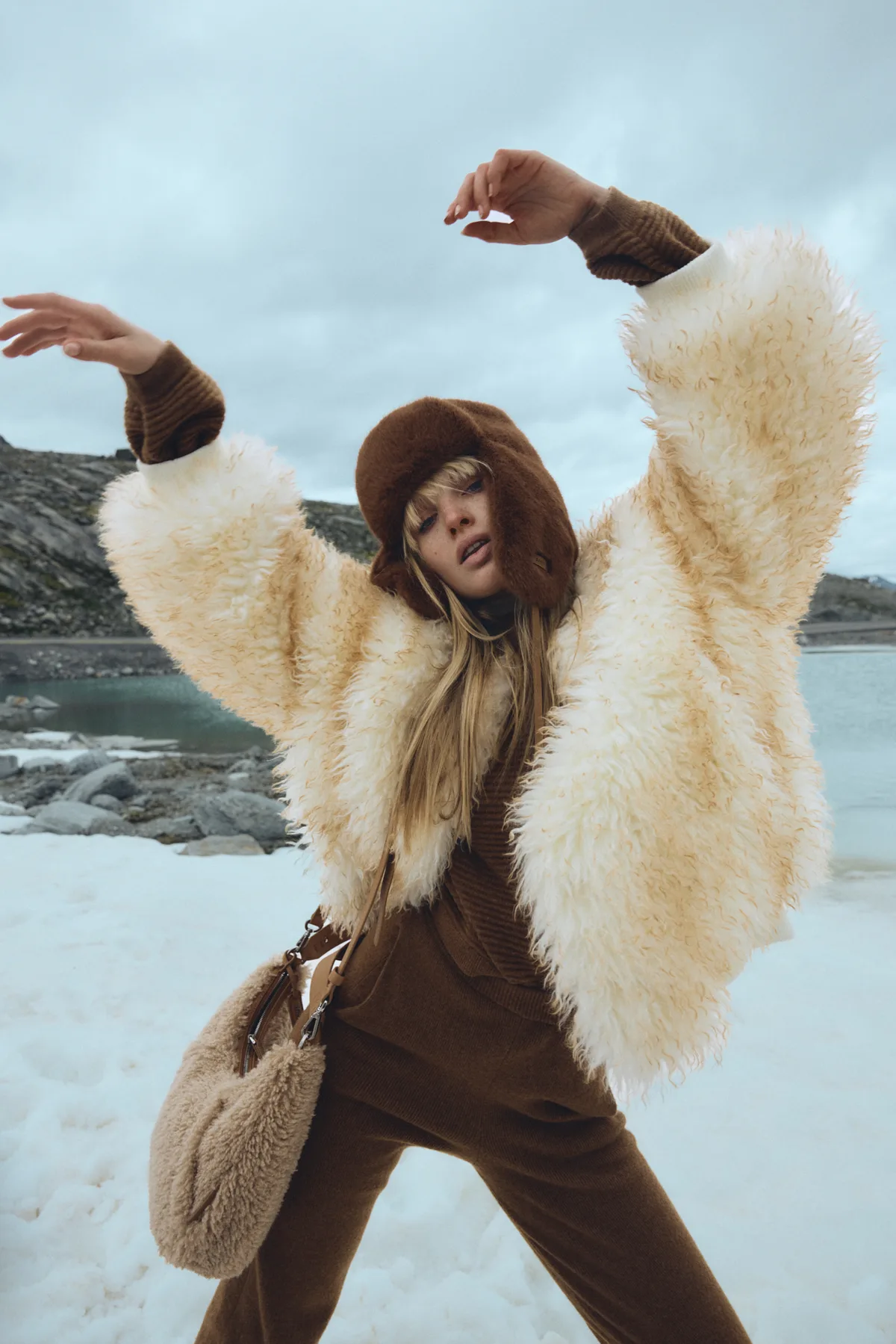 L'Officiel Ukraine – Fashion-Retusche, Bild 4