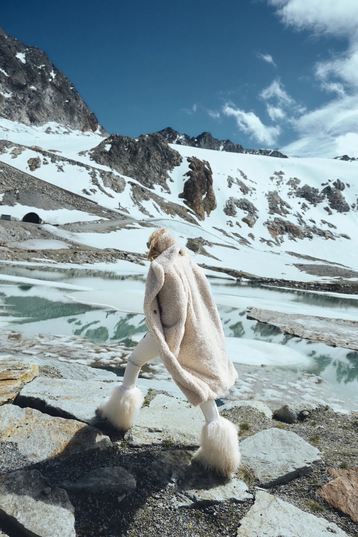 L'Officiel Ukraine – Fashion-Retusche, Bild 7